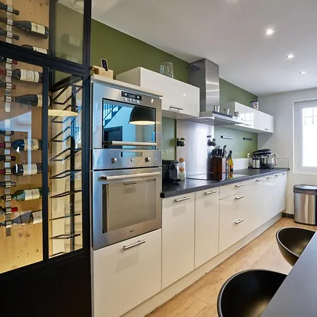 Maison De Moderne Climatisee Avec Piscine Holiday home *
