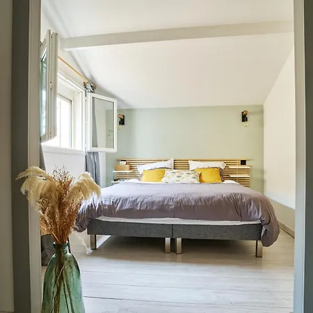 Holiday home Maison De Moderne Climatisee Avec Piscine Morieres-les-Avignon